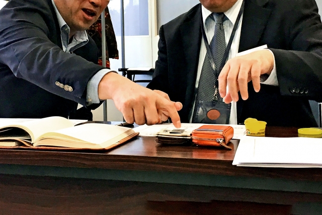 交渉術と大きな要求。本のベストセラーと交渉術の学び方、FBIの交渉術と傾聴